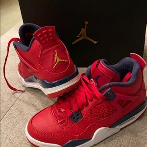 Boys Nike Flight size 6